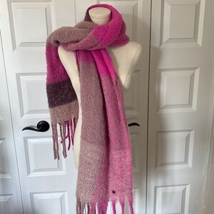 EXPRESS hot pink plaid fuzzy blanket scarf one size